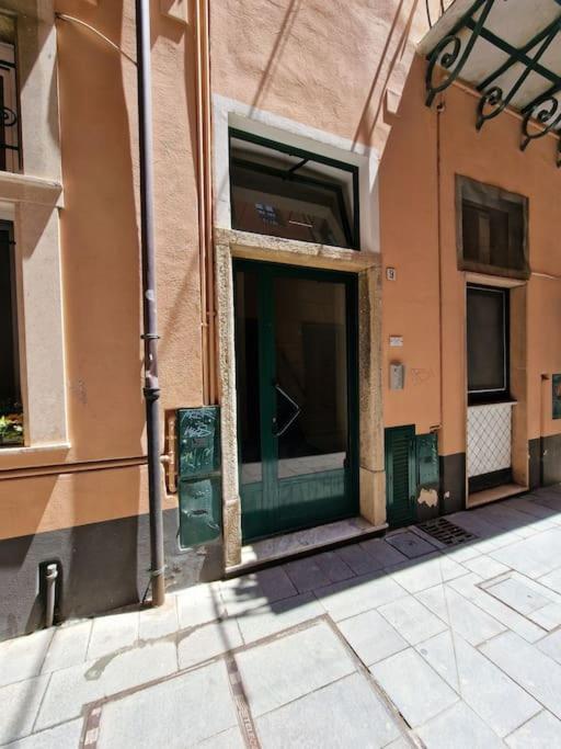 Silver Sands Finale Ligure - Traditional Apartment - 4 Beds & Terrace By The Beach المظهر الخارجي الصورة