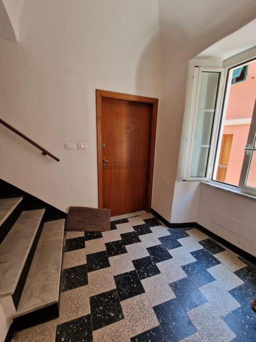 Silver Sands Finale Ligure - Traditional Apartment - 4 Beds & Terrace By The Beach المظهر الخارجي الصورة